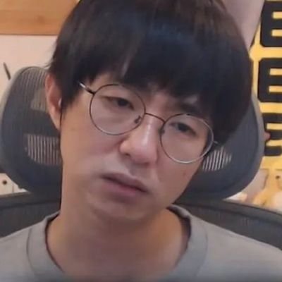 88iiiokkgvttji8's profile picture. 용기있게플텍을걸어보았고