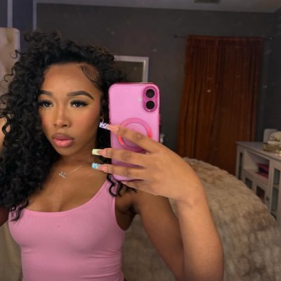 YhuHesMarn's profile picture. 