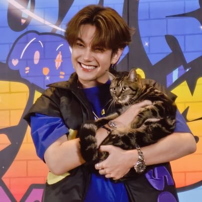 NAGRBBB's profile picture. ชีบิว💙•••••••••••น้องบิ๊บ🖤
1% NA•GR•BBB 
#Beyourluve #bsumbody
#ครอบครัวหนึ่งเปอร์เซ็นต์
#Bubbles
เจ้าฟองอากาศ🫧 • fan acc