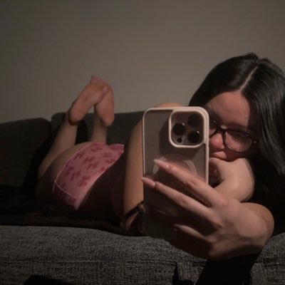 uluvitwce's profile picture. 19 | Took a leave of absence but I’m back !!! join the fun :) dm 4 menu & to be approved | regulars - @shhhcece