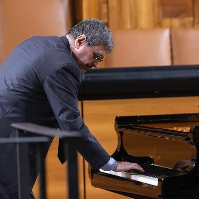 enricoreggiani2's profile picture. anglicist and comparatist (esp. literature and music, cultural musicology) 
(YT: https://t.co/oTjvPceCPz)