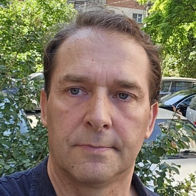 Lordul_C's profile picture. Cititorii mei, mai inteligenţi decât ai lor!