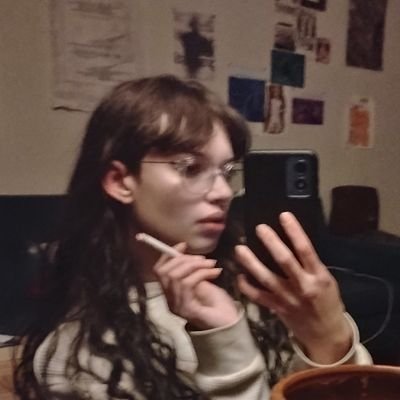 lowlifecherub's profile picture. nyc | aspiring crisis doll