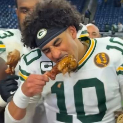 GoPackGolden's profile picture. Welcome to overreaction tweets.                                              

UFC Fan /
#GoPackGo