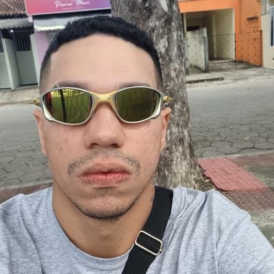 aznkxxx7's profile picture. Falo sobre Rap & Flamengo.