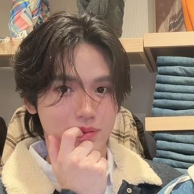 JeonKashyap9297's profile picture. BTS INDIAN ARMY 🇮🇳💜 

MOODY👻 (i love to switch my ship's 😅)
#เฟิร์สข้าวตัง #เตนิว #หินเต้  #btsarmy  ♡