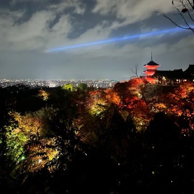 t_ponhige__1411's profile picture. 02（22）関西🚹 /27卒/髭男(BROTHERS･SBY🎹) / TOMOO / YOASOBI(CLUB夜遊) / aiko / レトロリロン/いきものがかり/ sumika /リョクシャカ/ Vaundy /ゆずetc... 息を吐くように呟きます