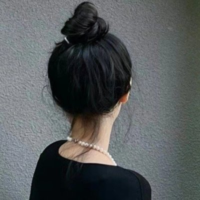 Stella_xfe's profile picture. Poetry is when an emotion has found its thought and the thought has found words.