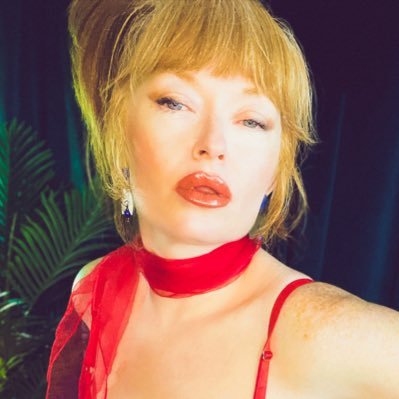 CeriseLynx's profile picture. Amateur model/photographer inspired by a love of vintage pornography