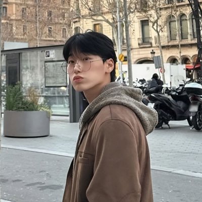 twinklematz's profile picture. #홍중: oh look, it’s the artist that doesn’t art 🙄 slightly nsfw (block if uncomfy) strwbrry.yuyu on tiktok/ig | sb when unfollowing