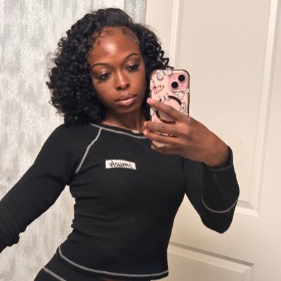 uluvmonea's profile picture. IG @uluvmonea