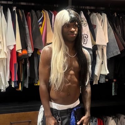 YGezeik's profile picture. 