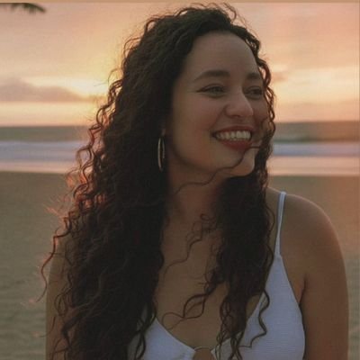 Tania_Tagle's profile picture. Escribo. Cultivo el asombro. Cuido. 🌿🌾 

                                          Germinal (Lumen, 2023), Jardines Errantes (UHPN, 2024), Fauce (Lumen, 2025)