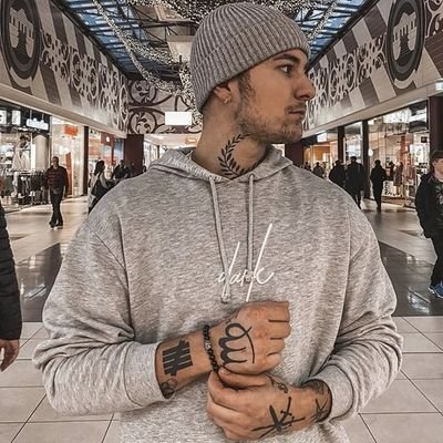 V8Diablo_'s profile picture. Lo rompes, lo arreglo. Si no tiene arreglo, no es mi problema. 🔧 Bronx native.  Brutus manda aquí. 🐾