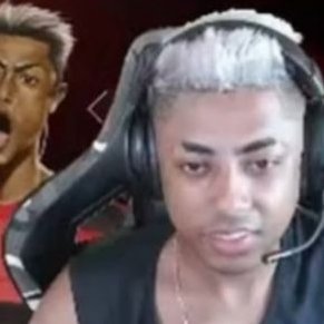 juliaflro's profile picture. 