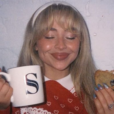 slipfastcherry's profile picture. honey, this is a good life, do you see it?