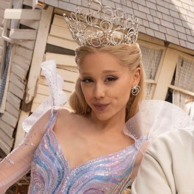 Luckisapowerr's profile picture. Don’t mind me I’m just here for Ariana Grande, Yuri/yaoi and Blue lock 🇵🇷🇺🇸🏳️‍⚧️ Femme-lesbian, Engaged. header: @H_oo27