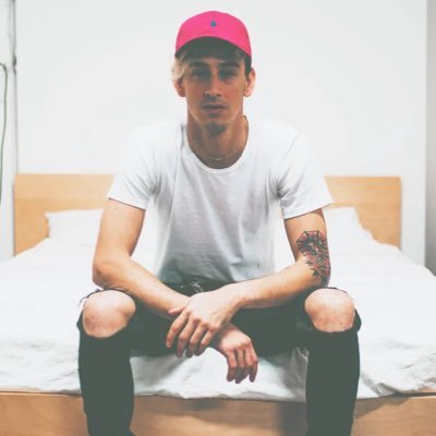 DopeStilo's profile picture. 🎧Artist • 🌐 Worldbuilder • App Creator Throwing digital parties & building the future • 🎒Dope Stilo Music Club |⚡Powered by $STILO | https://t.co/A9G4QLMlqb