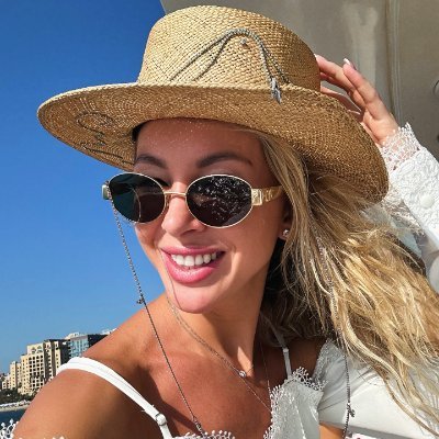 mia_gigglz's profile picture. 👩‍💼 Sales pro | ✈️ Frequent flyer | 🚫 No flirting, no NSFW