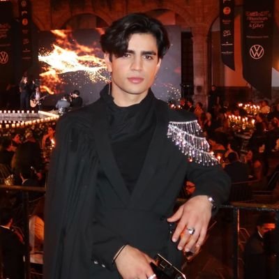 soygabygut's profile picture. Que te odien por quién eres, y no que te amen por quien no eres
Meow