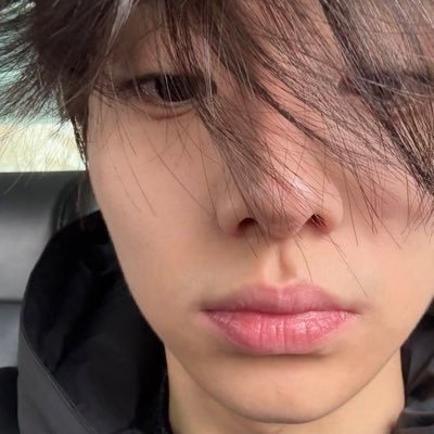 renmdezvous's profile picture. girls kisser.