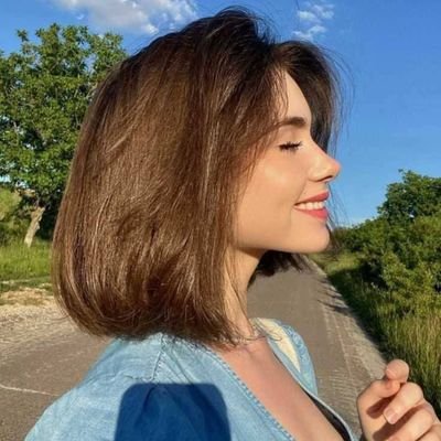 Call_Az0's profile picture. لولا الظُروف السيئة لبقينا نظُنّ أن جميع من حولنا سَند.