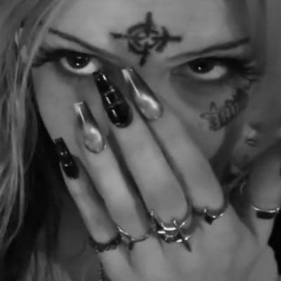 delusionalsh0ne's profile picture. lulu main (derogatory)