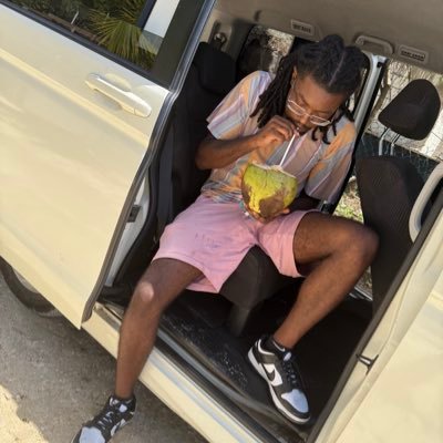 cheta_tv's profile picture. :👉🏾 I STREAM ON TWITCH 👈🏾: https://t.co/K6XLUyctEA |