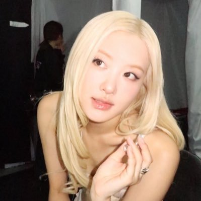 berriesnrosie's profile picture. ~since debut era • #jamails