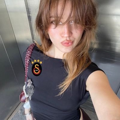 cern2m's profile picture. 