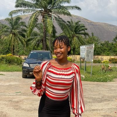 me__llie's profile picture. Website Developer || UI/UX Designer || Shopify Expert || POD Specialist || Klaviyo Email Marketer || Sketch Artist🔰🤍