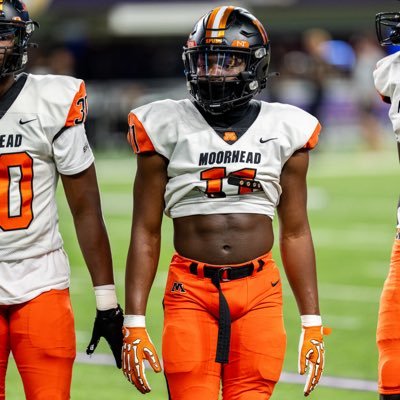 AndrewVarh_'s profile picture. | 2026 | 5’11 | 190 lbs | RB/LB| | 4.03 5-10-5 | avarh733@gmail.com | 📞701-936-2978 | @moorheadfootball