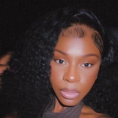 fineasssgrl's profile picture. 