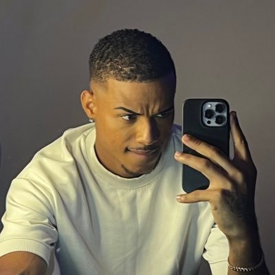 Rafael__Evora's profile picture. 📍𝒞𝒶𝓅ℯ 𝓋ℯ𝓇𝒹ℯ𝒶𝓃 𝒷ℴ𝓎 🏝️ “You must be the change you wish to see in the world”. ... ∞︎︎𝙱𝚎 𝚂𝚝𝚛𝚘𝚗𝚐 𝙰𝚗𝚍 𝙱𝚛𝚊𝚟𝚎🇨🇻 ∞︎︎