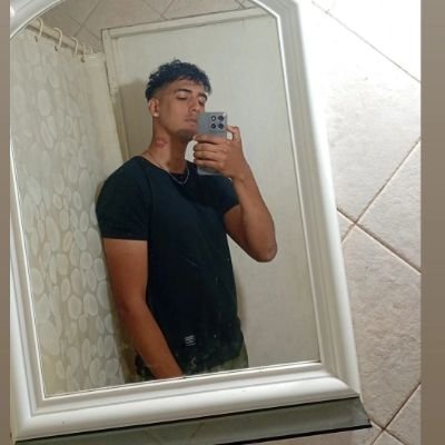 rodrigolunaaa's profile picture. Das lo que sos..Hago lo que quiero hacer, y no me sale mal algunas cosas me tocó perder, y otras pude ganar. Soy de River, vago y atorrante. 
Prof. Matemáticas⏳