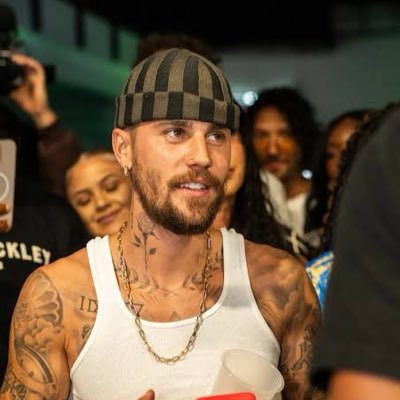 trendstodayx's profile picture. 