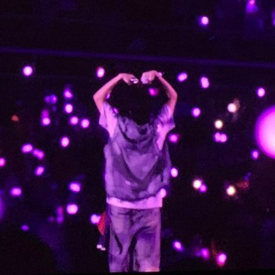 larilariarmy's profile picture. 