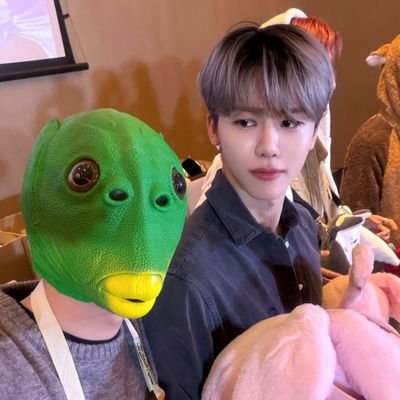 myube4lyf's profile picture. mypurple4lyf |
Marketing edits, good coffee, professional fangirl