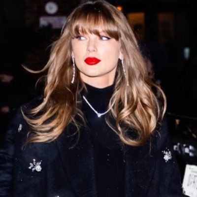 showgirlbeyza's profile picture. My winter nights are taken up by static Stress and holiday shopping traffic But I close my eyes and I'm somewhere else Just like magic