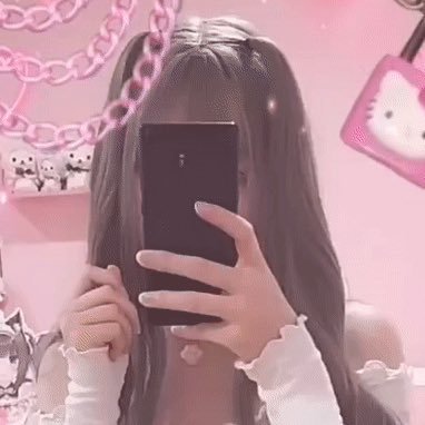 vsenzaxion's profile picture. comeback real soon 👀