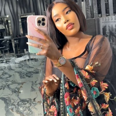 CelinaSafoura's profile picture. ingénieure HSE | Diplômée en commerce 🌍 | Voix off & vision claire 🎙️ | Là où d’autres voient un cadre, je crée un impact. 💡🧸