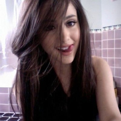 moonlightbbunny's profile picture. just chilling I guess...