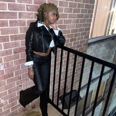 SlayingBitches's profile picture. GAY ASF🫶🏾 GO SUBSCRIBE TO MY YOUTUBE CHANNEL BELOW 🤗🫶🏾 BIG SCORPIO ENERGY ♏️🥵    IG: @naecpone ✨❤️