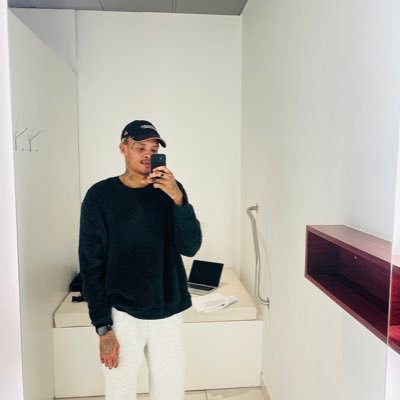 Hendrix_Jnr's profile picture. proprietor of @fluorescent_pioneers @likeamigos_ | director @soundmint_