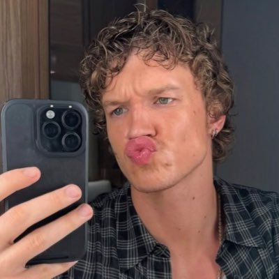 buckysemail's profile picture. { she / her } ✰ ilya, bucky & loki apologist.