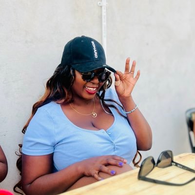 KalangaGoddess's profile picture. A woman needs a man, like a fish needs a bicycle | Chevener 22/23 🇧🇼 Marketing & Consumer Psychology 🤓 | Conservation & Science Comms 🗣️ MOTHER 👑