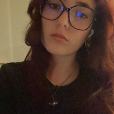 Munshoy's profile picture. et sur sa tête un diadème