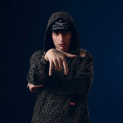 thinklaterrrrrr's profile picture. 19 | bazinga !