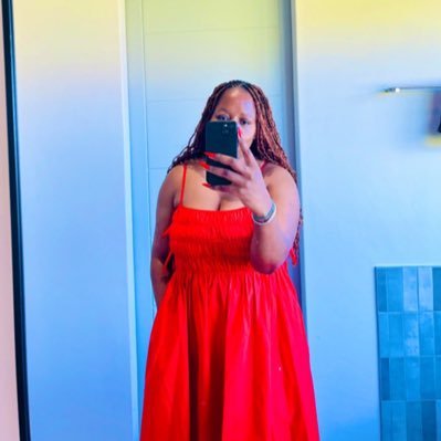 ladyhuneybee's profile picture. Life Style , Foodie , Hiker , and hair . PR & Collaboration mllmavhungu@gmail.com. To order scones you can dm me or my manager @_makhanya_