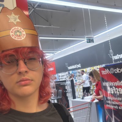 fagoraphobic's profile picture. ☭ odtü matematik, average toplu tasima enjoyer 🏳️‍⚧️🏳️‍🌈 her seye kufur ettigim hesabim: @mercyfulfage